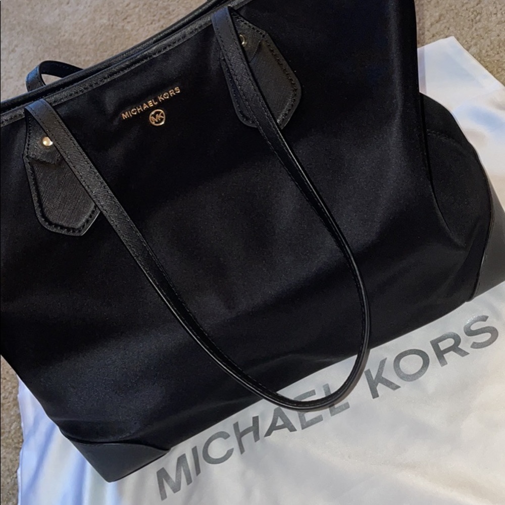 BRAND NEW Michael Kors Large Tote